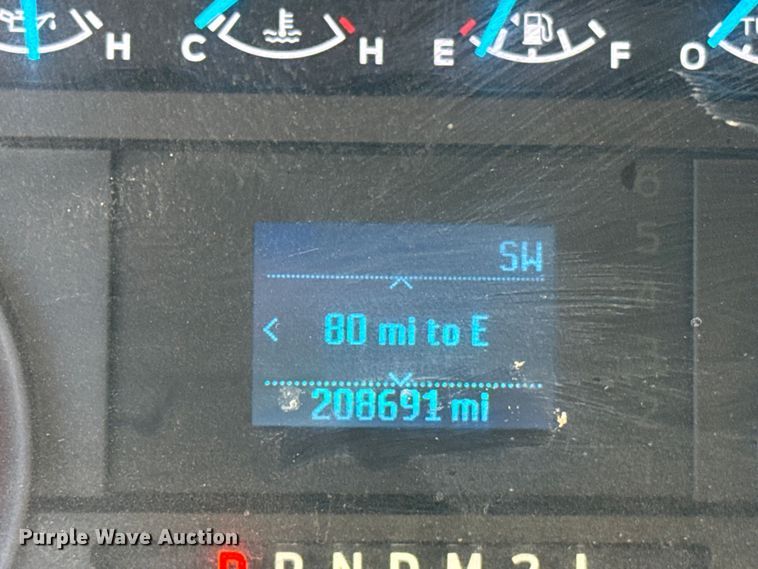 image for item ES5766 2017 Ford F350 Super Duty Crew Cab bale bed pickup truck