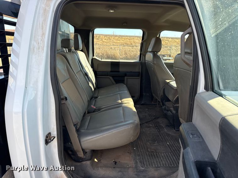 image for item ES5766 2017 Ford F350 Super Duty Crew Cab bale bed pickup truck