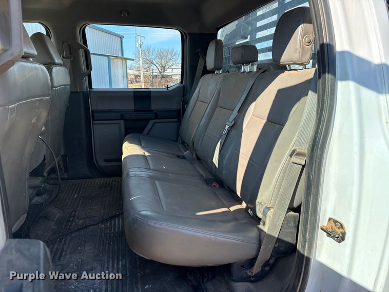 image for item ES5766 2017 Ford F350 Super Duty Crew Cab bale bed pickup truck