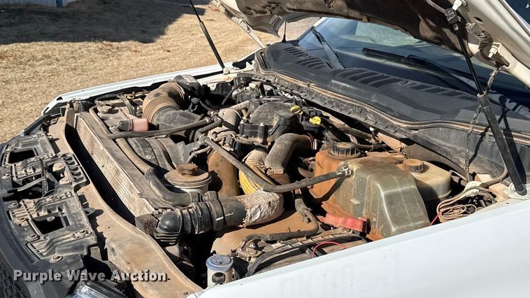 image for item ES5766 2017 Ford F350 Super Duty Crew Cab bale bed pickup truck