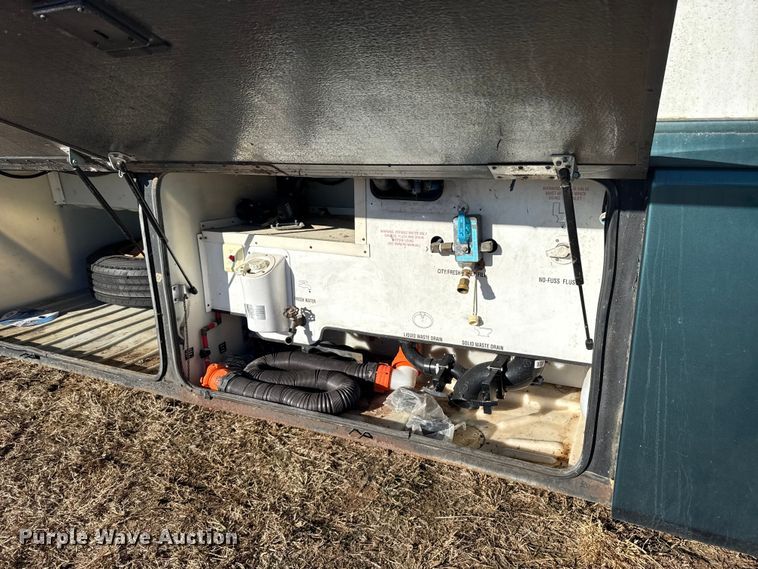 image for item ES5770 1999 Monaco Diplomat RV