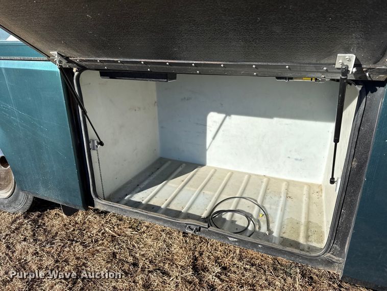 image for item ES5770 1999 Monaco Diplomat RV