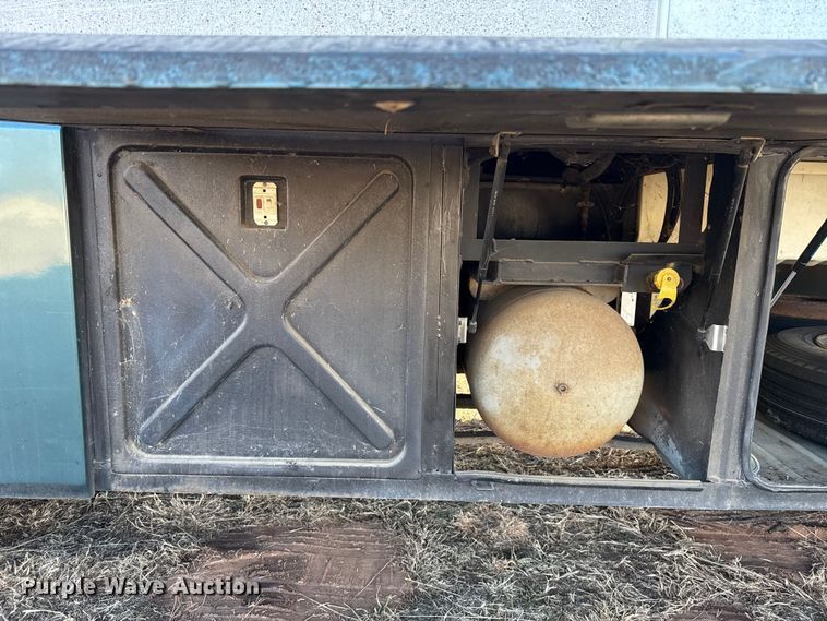 image for item ES5770 1999 Monaco Diplomat RV