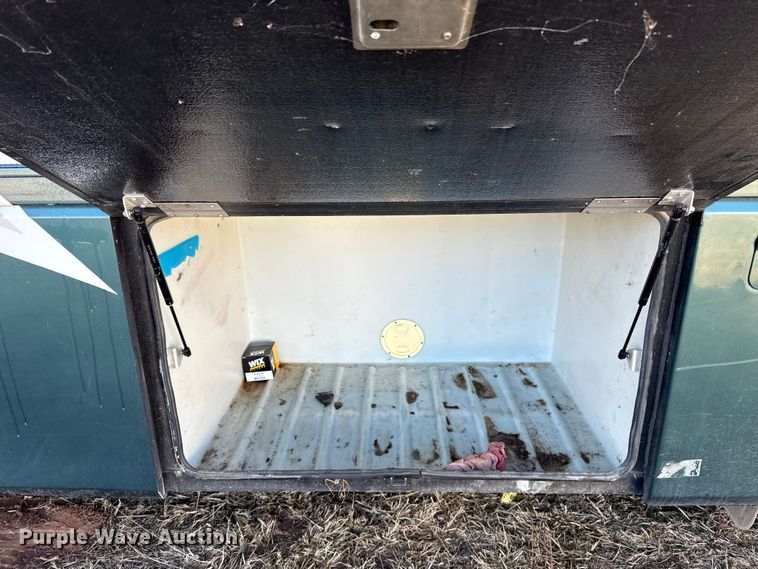 image for item ES5770 1999 Monaco Diplomat RV