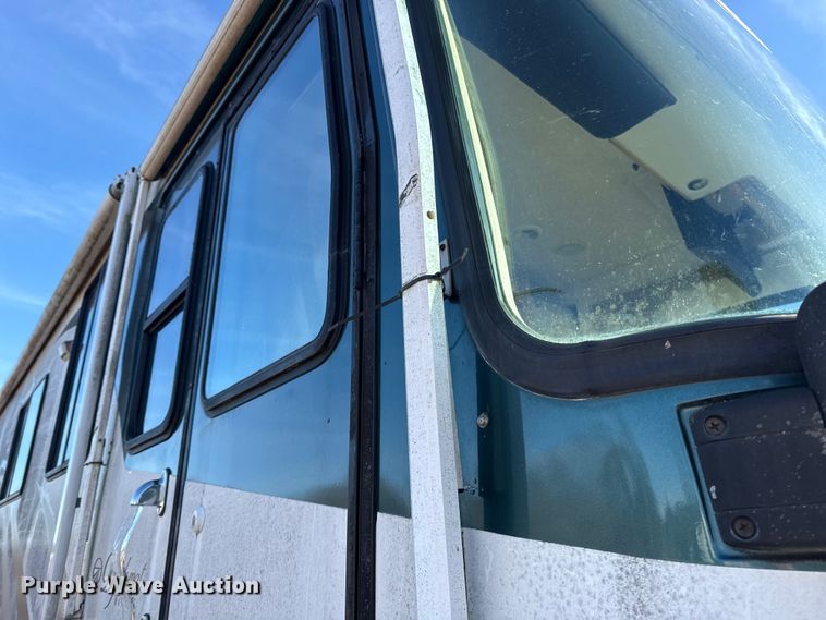 image for item ES5770 1999 Monaco Diplomat RV