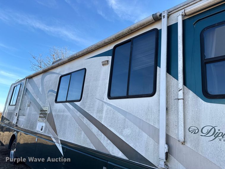 image for item ES5770 1999 Monaco Diplomat RV