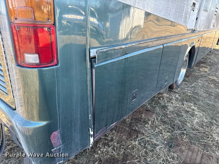 image for item ES5770 1999 Monaco Diplomat RV