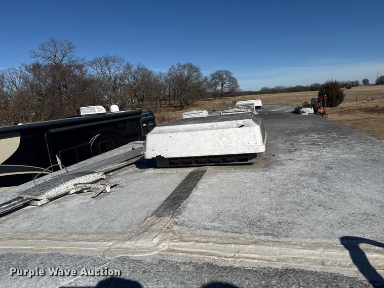 image for item ES5770 1999 Monaco Diplomat RV