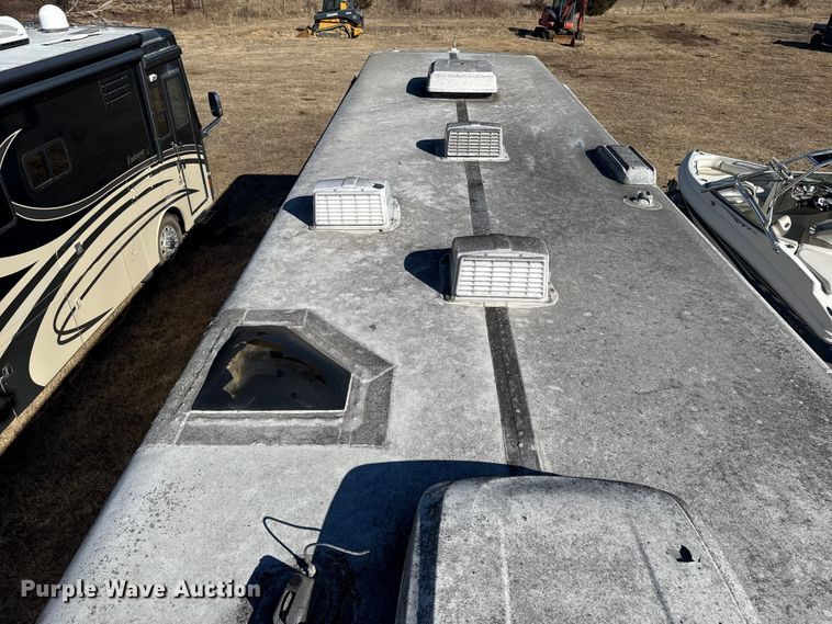 image for item ES5770 1999 Monaco Diplomat RV