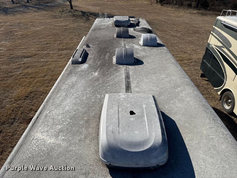 image for item ES5770 1999 Monaco Diplomat RV