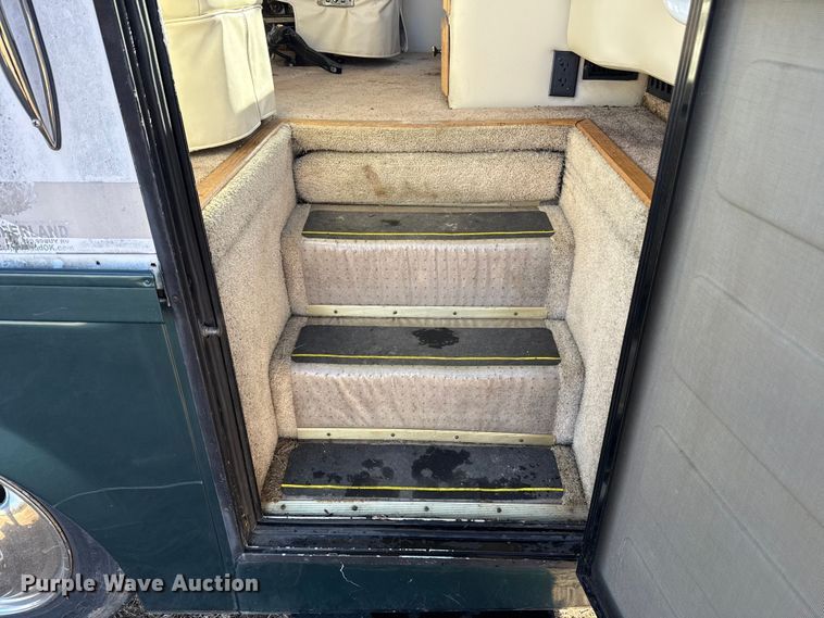 image for item ES5770 1999 Monaco Diplomat RV