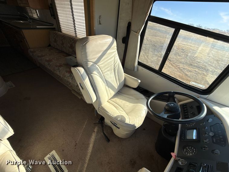 image for item ES5770 1999 Monaco Diplomat RV