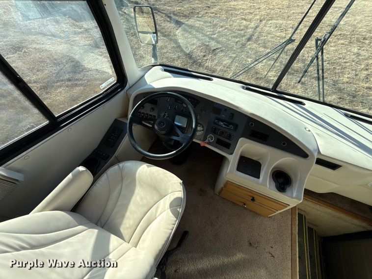 image for item ES5770 1999 Monaco Diplomat RV