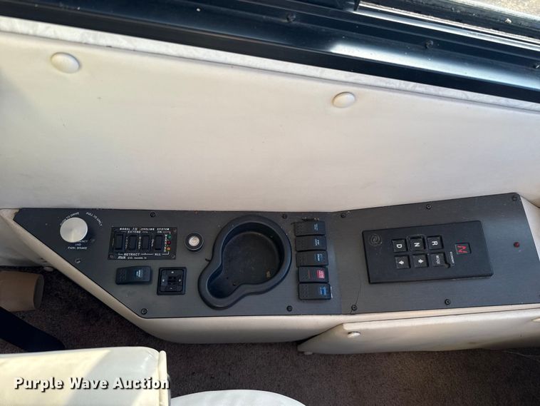 image for item ES5770 1999 Monaco Diplomat RV