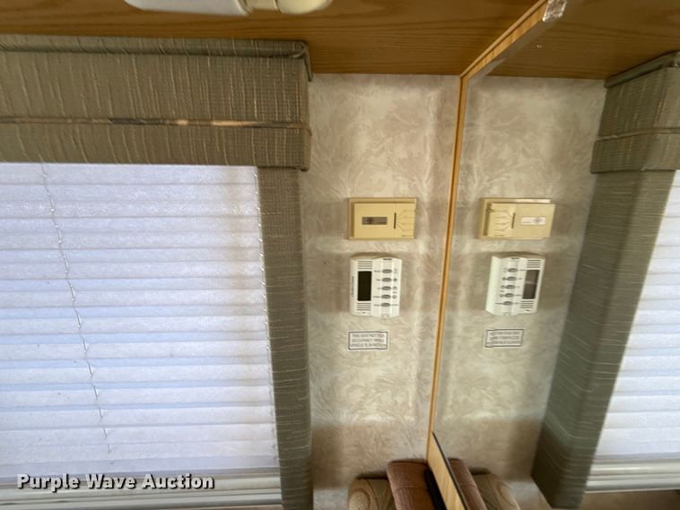 image for item ES5770 1999 Monaco Diplomat RV