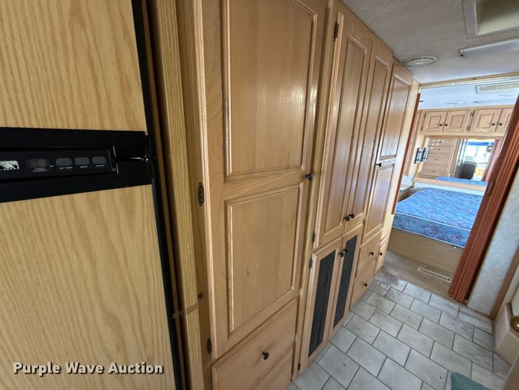 image for item ES5770 1999 Monaco Diplomat RV