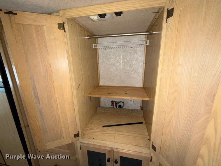 image for item ES5770 1999 Monaco Diplomat RV