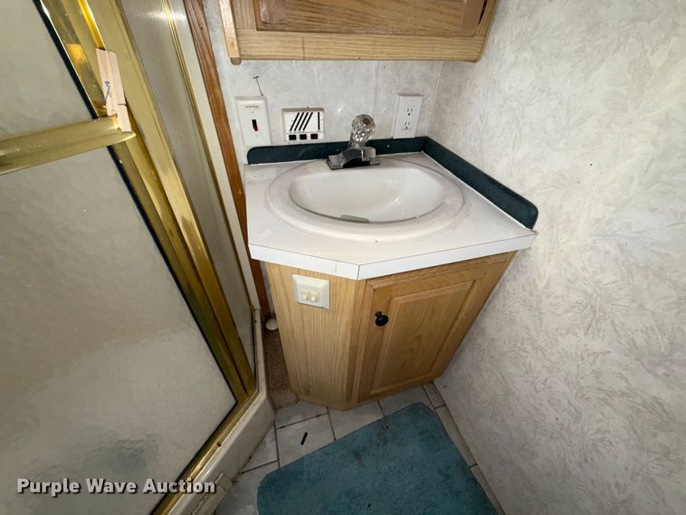 image for item ES5770 1999 Monaco Diplomat RV