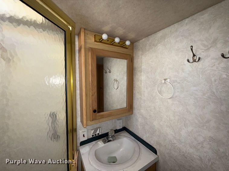 image for item ES5770 1999 Monaco Diplomat RV