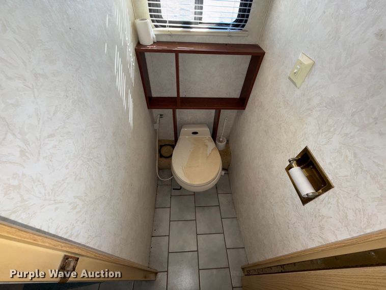 image for item ES5770 1999 Monaco Diplomat RV