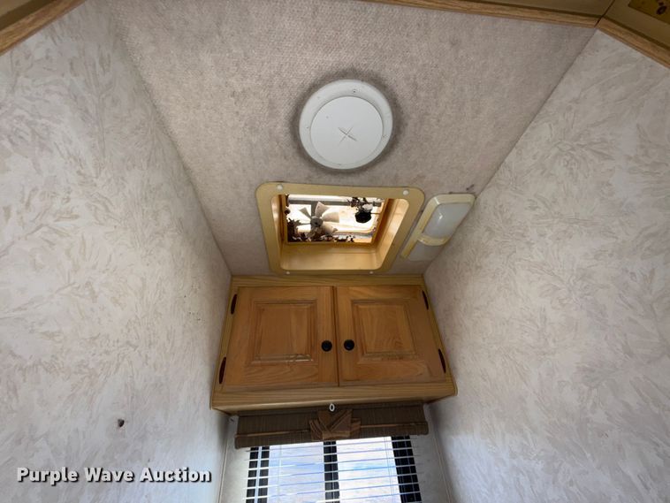 image for item ES5770 1999 Monaco Diplomat RV