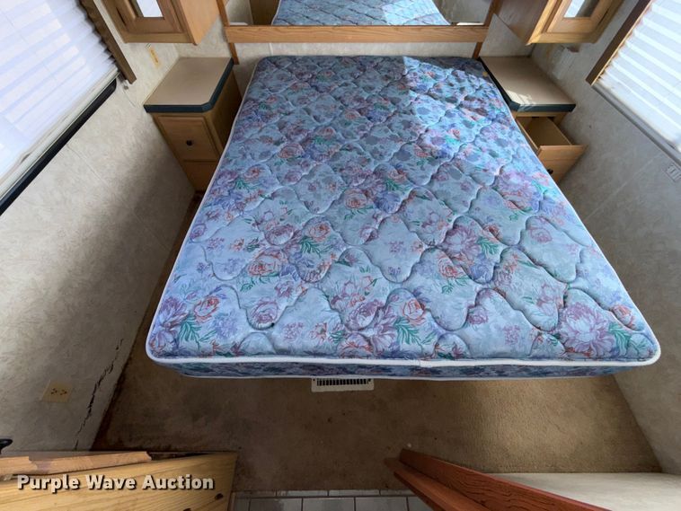 image for item ES5770 1999 Monaco Diplomat RV