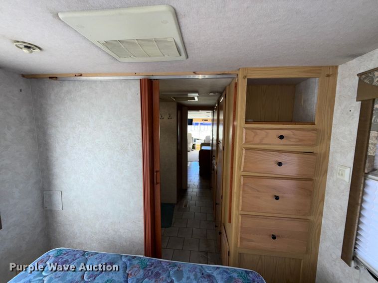 image for item ES5770 1999 Monaco Diplomat RV