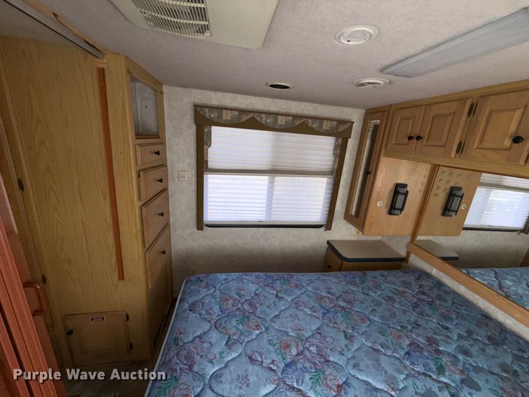 image for item ES5770 1999 Monaco Diplomat RV