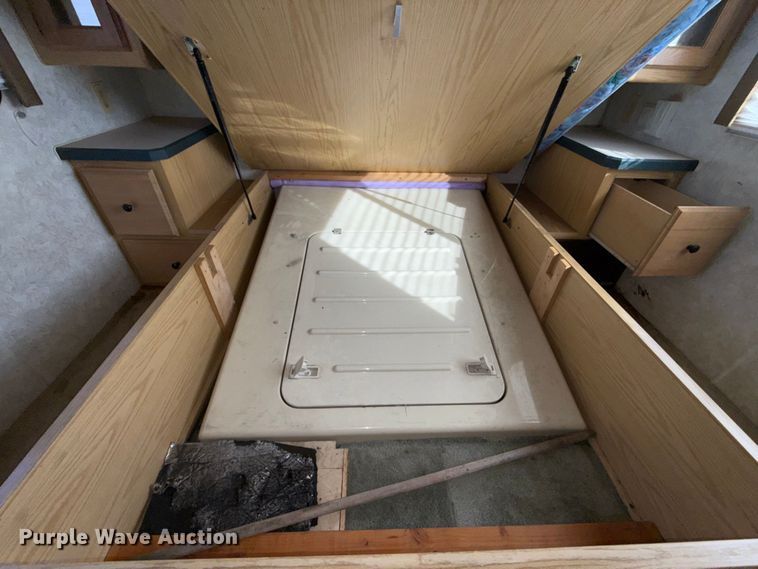 image for item ES5770 1999 Monaco Diplomat RV