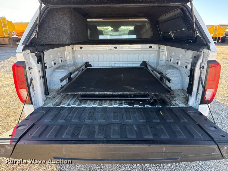 image for item ES5776 2022 GMC Sierra 1500 Crew Cab pickup truck