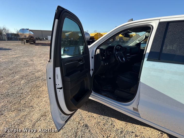 image for item ES5776 2022 GMC Sierra 1500 Crew Cab pickup truck