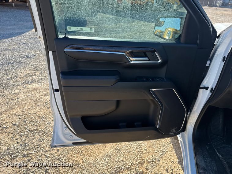 image for item ES5776 2022 GMC Sierra 1500 Crew Cab pickup truck