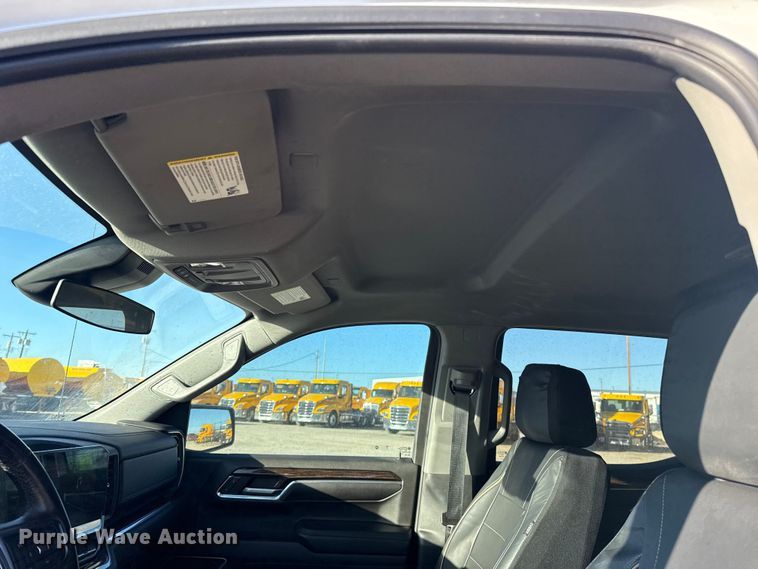 image for item ES5776 2022 GMC Sierra 1500 Crew Cab pickup truck