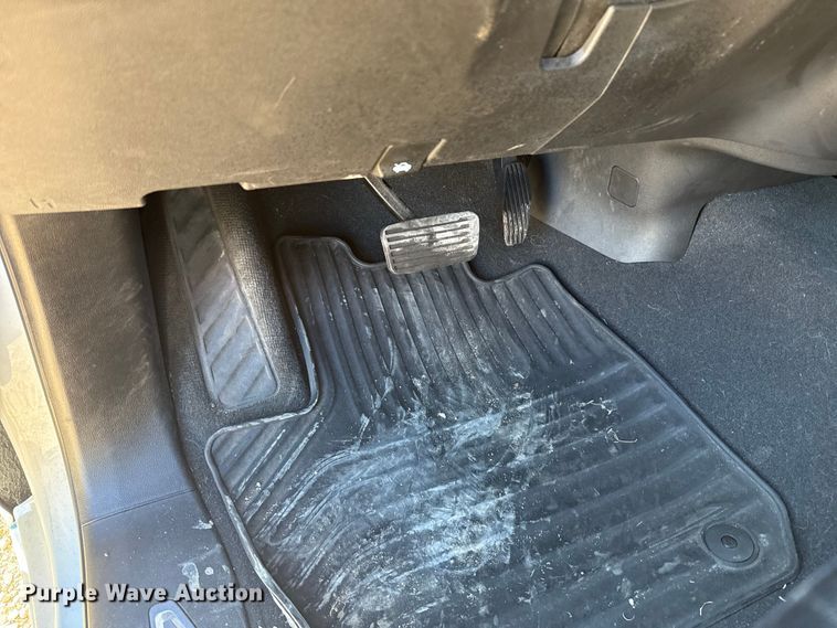 image for item ES5776 2022 GMC Sierra 1500 Crew Cab pickup truck