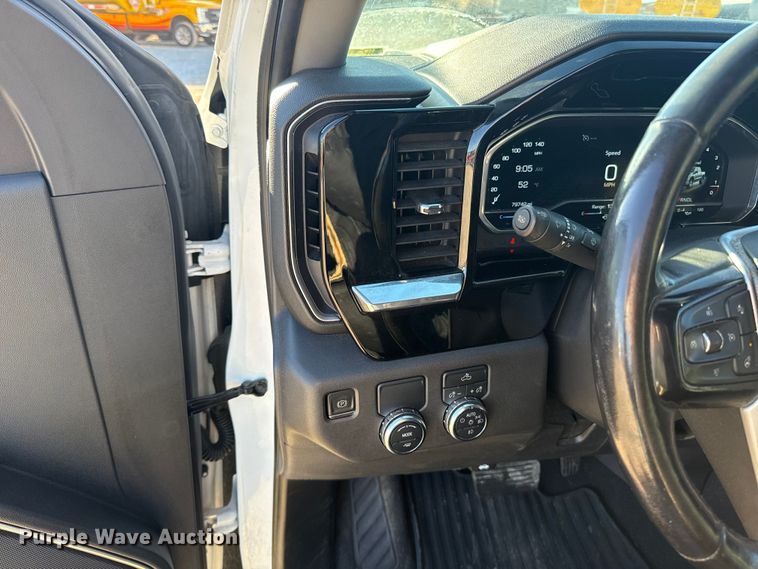 image for item ES5776 2022 GMC Sierra 1500 Crew Cab pickup truck