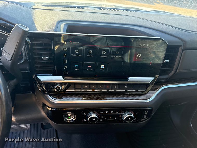 image for item ES5776 2022 GMC Sierra 1500 Crew Cab pickup truck