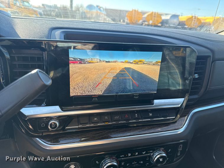 image for item ES5776 2022 GMC Sierra 1500 Crew Cab pickup truck