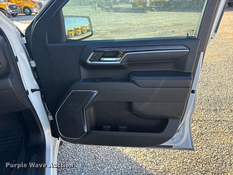 image for item ES5776 2022 GMC Sierra 1500 Crew Cab pickup truck