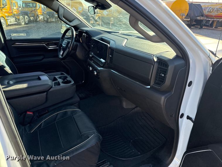 image for item ES5776 2022 GMC Sierra 1500 Crew Cab pickup truck