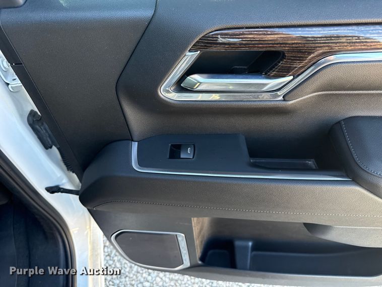 image for item ES5776 2022 GMC Sierra 1500 Crew Cab pickup truck