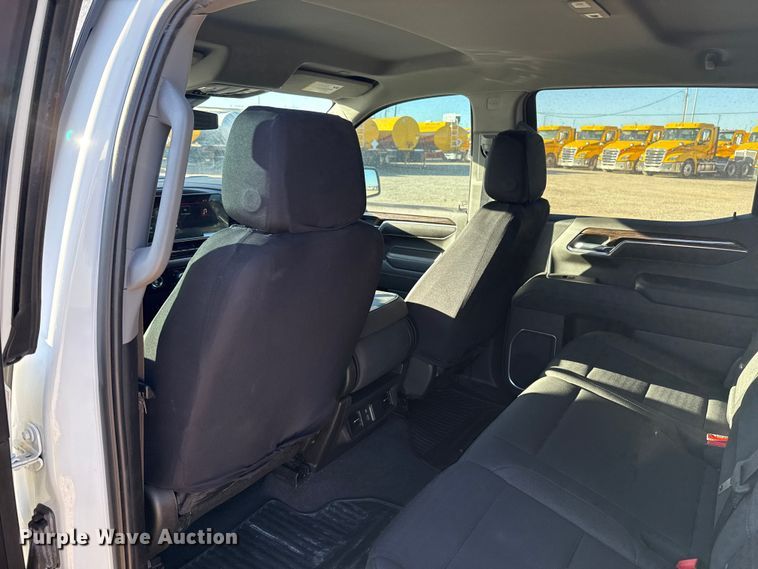 image for item ES5776 2022 GMC Sierra 1500 Crew Cab pickup truck