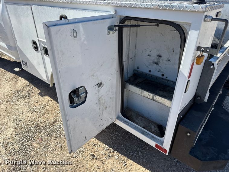 image for item ES5777 2022 Ford F250 Super Duty utility bed pickup truck