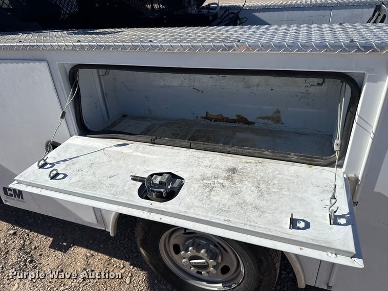 image for item ES5777 2022 Ford F250 Super Duty utility bed pickup truck