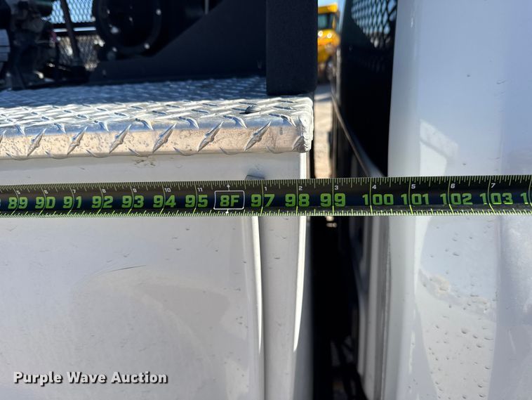 image for item ES5777 2022 Ford F250 Super Duty utility bed pickup truck