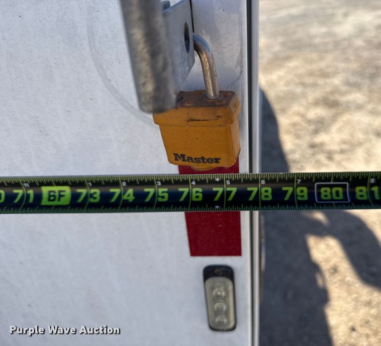 image for item ES5777 2022 Ford F250 Super Duty utility bed pickup truck