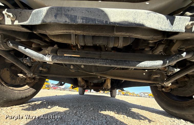 image for item ES5777 2022 Ford F250 Super Duty utility bed pickup truck