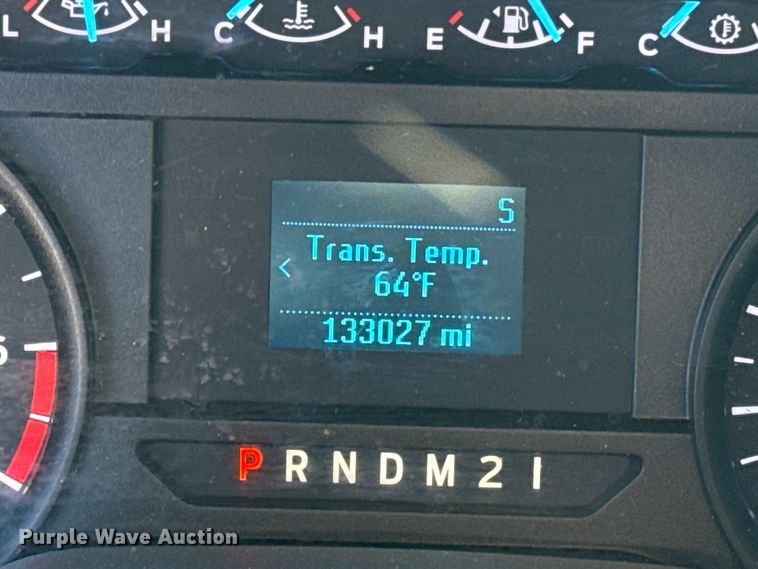 image for item ES5777 2022 Ford F250 Super Duty utility bed pickup truck