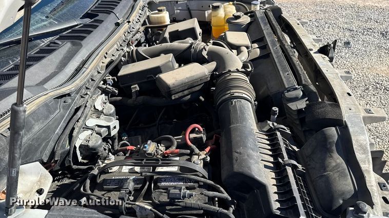 image for item ES5777 2022 Ford F250 Super Duty utility bed pickup truck