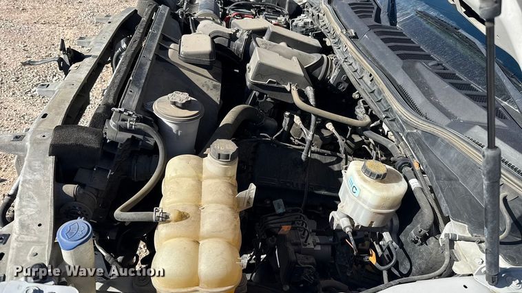 image for item ES5777 2022 Ford F250 Super Duty utility bed pickup truck