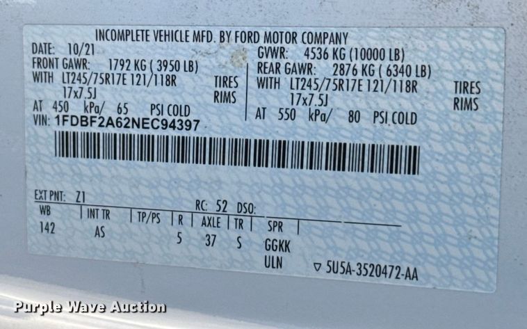 image for item ES5777 2022 Ford F250 Super Duty utility bed pickup truck